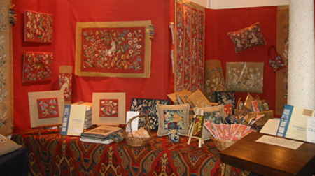 le stand de la tapisserie au point - V&eacute;ronique de Luna