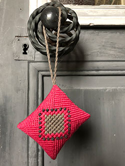 porte-cl&eacute; au point d'Aubusson